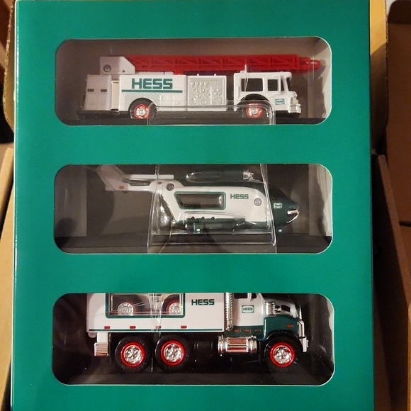 2022 Hess Mini Collection Set - Picture 2 of 2
